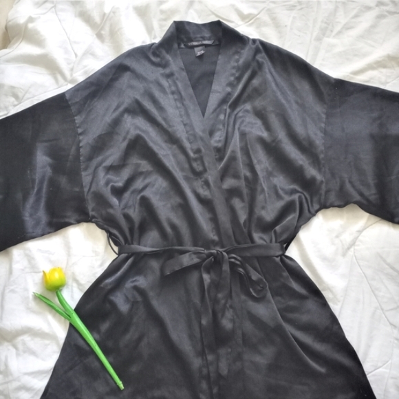 Victoria's Secret Black Satin Short Robe Sz S/M - Picture 4 of 11